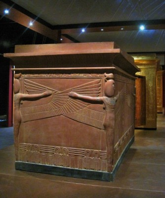 tutankhamuns-sarcophagus (1).jpg