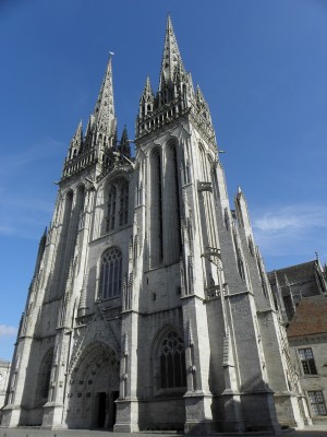 Quimper_(29)_Cathédrale_01.jpg