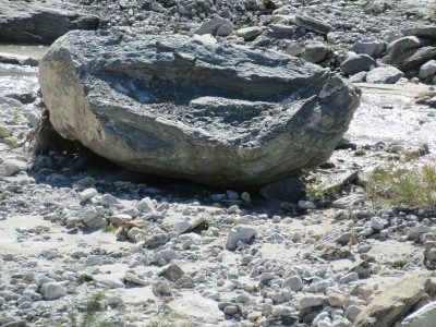 IMG_9481 sarcophage Alpes.JPG