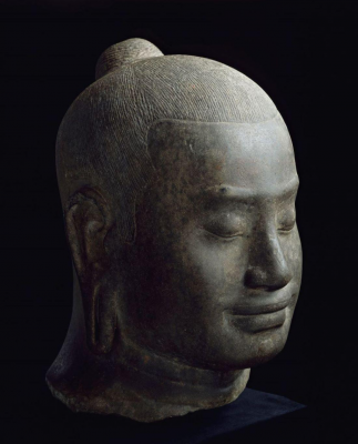 Jayavarman VII Buste.png