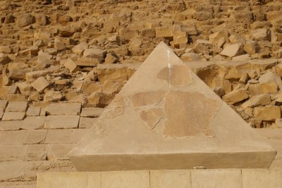 Pyramidion dahshur (60).JPG