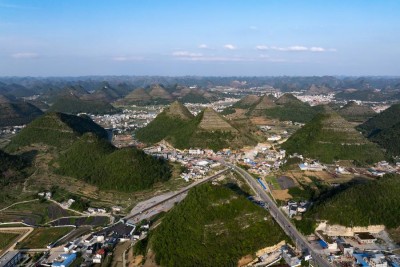 Chine pyramide naturelle cin-piramit-daglar2.jpg